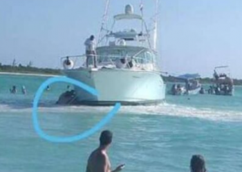BUSCAN A LA EMBARCACIÓN CAPTADA VARADA EN ‘EL CIELO’ DE COZUMEL
