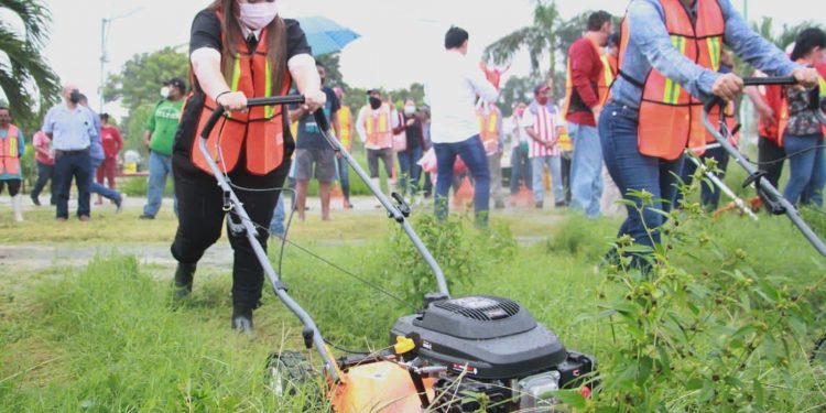 AMPARADO OTHÓN P. BLANCO PARA NO PERDER 7 MILLONES DE PESOS MENSUALES