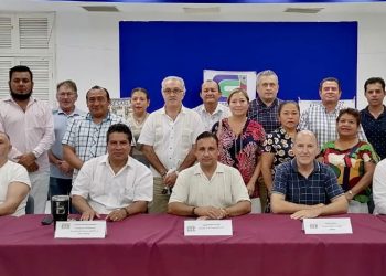 PROTECCIÓN CIVIL, UNA DE LAS ASIGNATURAS PENDIENTE EN SOLIDARIDAD. SE REÚNE EL SECTOR EMPRESARIAL CON EL SECRETARIO CÉSAR FLORES, LENIN AMARO PRESIDENTE CCERM
