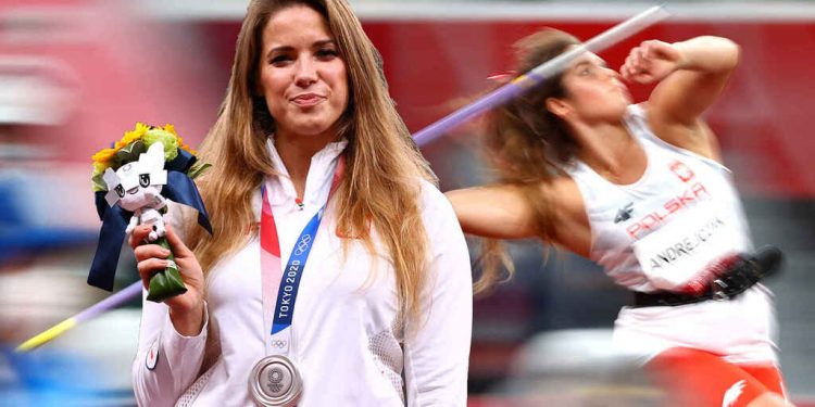 ATLETA MUESTRA SU CORAZÓN DE ORO AL SUBASTAR SU MEDALLA DE PLATA PARA SALVAR UNA VIDA.