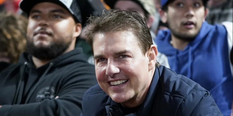 TOM CRUISE ES TENDENCIA EN REDES SOCIALES POR SU APARIENCIA