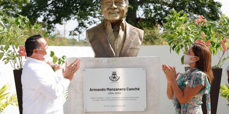 NOMBRAN CALLE DE MÉRIDA EN HONOR DE ARMANDO MANZANERO Y DEVELAN BUSTO