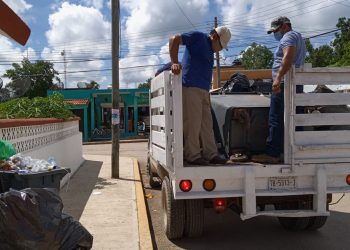 AYUNTAMIENTO DE LÁZARO CÁRDENAS REACTIVA RECOLECCIÓN DE BASURA EN KANTUNILKÍN CON VEHÍCULOS PRESTADOS