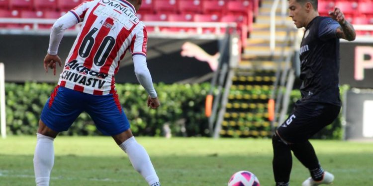 CANCÚN FC RESCATA EMPATE EN ‘LA PERLA TAPATÍA’