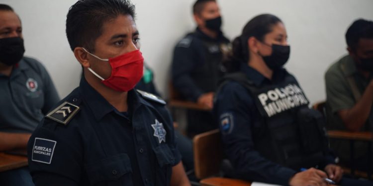 POLICÍAS DE COZUMEL SE CAPACITAN EN EL PROTOCOLO NACIONAL DE ACTUACIÓN