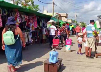 TIANGUIS DE CANCÚN NO CAMBIARÁN SU AFORO, PESE A SEMÁFORO VERDE
