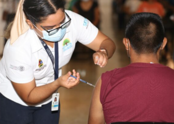 ANUNCIAN JORNADAS DE VACUNACIÓN COVID-19 PARA REZAGADOS EN EL SUR Y ZONA MAYA DE QUINTANA ROO