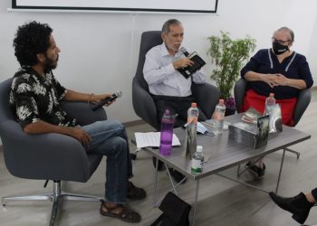 EL POEMARIO DE RAMÓN IVÁN SUÁREZ “PANTEÓN FAMILIAR” FUE PRESENTADO EN LA BIBLIOTECA “JAVIER ROJO GÓMEZ”