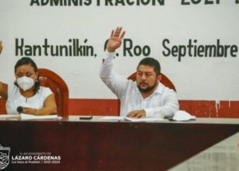 PRESENTA EMIR BELLOS NUEVO GABINETE; ‘NO ME TEMBLARÁ LA MANO PARA SEPARARLOS’, ADVIERTE