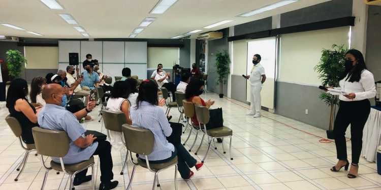 EMPRESARIOS CONFÍAN EN MANDO ÚNICO