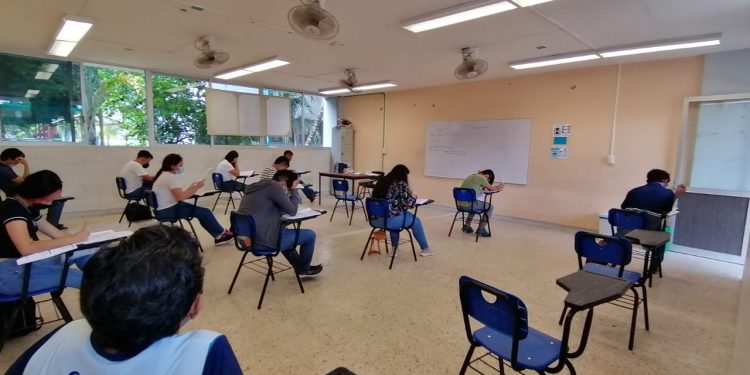 SE AMPLÍA EL HORARIO DE CLASES PRESENCIALES DE CUATRO A SEIS HORAS