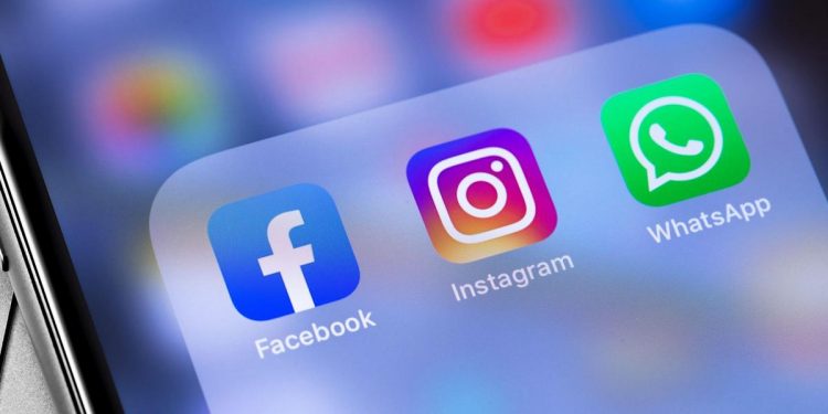 REPORTAN QUE WHATSAPP, FACEBOOK E INSTAGRAM COMIENZAN A FUNCIONAR