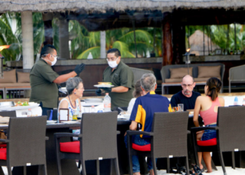 EMPRESARIOS TURÍSTICOS DE BACALAR TIENEN UN PRIMER ACERCAMIENTO CON NUEVAS AUTORIDADES MUNICIPALES