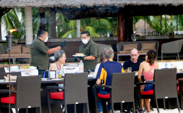 EMPRESARIOS TURÍSTICOS DE BACALAR TIENEN UN PRIMER ACERCAMIENTO CON NUEVAS AUTORIDADES MUNICIPALES