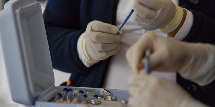 EL MULTIMILLONARIO NEGOCIO DE LA VACUNA COVID-19