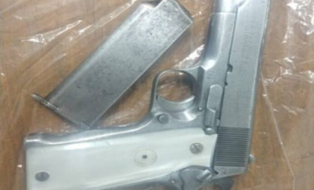 HUYE SUJETO ARMADO TRAS PERSECUCIÓN POLICIACA EN PLAYA DEL CARMEN