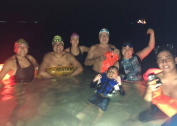 ATLETAS DE CANCÚN PARTICIPARÁN EN “NADO NOCTURNO” PARA CONCIENTIZAR SOBRE EL CÁNCER DE MAMA