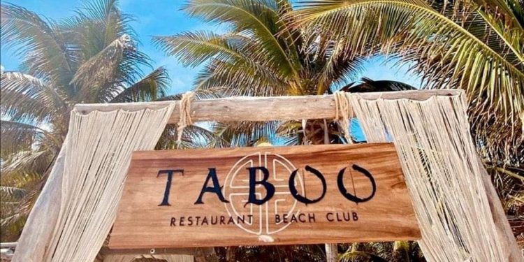 SE DIO EL SOLO UNA PROPINA ABISMAL