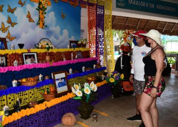 LA FPMC INAUGURÓ LOS ALTARES DE MUERTOS EN CHANKANAAB