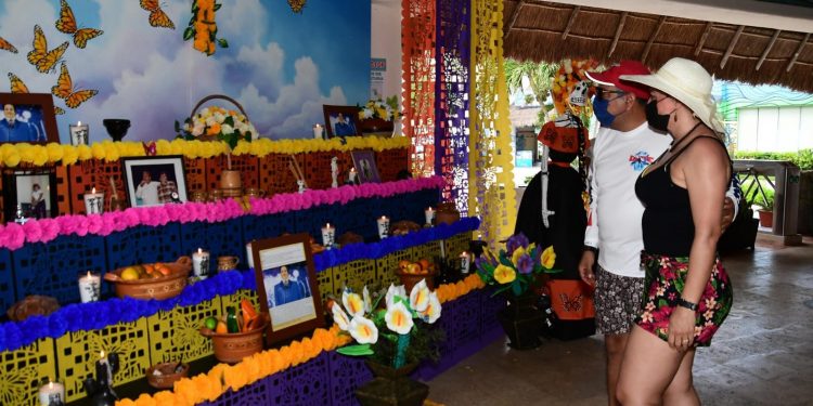 LA FPMC INAUGURÓ LOS ALTARES DE MUERTOS EN CHANKANAAB