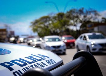 LEVANTAN A EX ELEMENTO DE TRÁNSITO EN CANCÚN