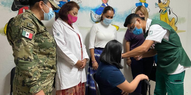 QUINTANA ROO ES LA SEGUNDA ENTIDAD CON EL MAYOR AVANCE PORCENTUAL DE VACUNAS CONTRA COVID-19 APLICADAS EN POBLACIÓN MAYOR DE 18 AÑOS