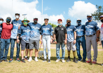 FOMENTA LIGA DE BEISBOL LA EX REINA DE BELLEZA Y PRESIDENTA MUNICIPAL DE TEPIC