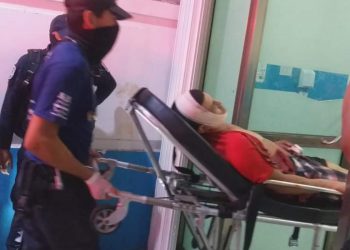 BALEAN A UN HOMBRE DESDE UNA MOTO EN CAMINO DE TERRACERÍA EN CANCÚN