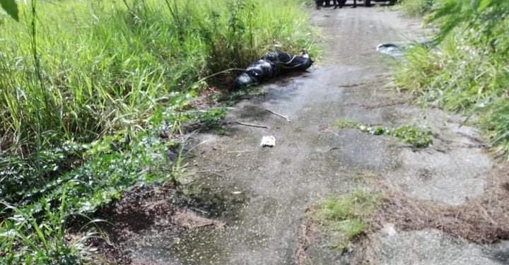 HALLAN CUERPO EMBOLSADO JUNTO A CARRETERA EN BACALAR