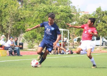 PUERTO AVENTURAS FC OBTIENE SU GRAN DEBUT EN CASA