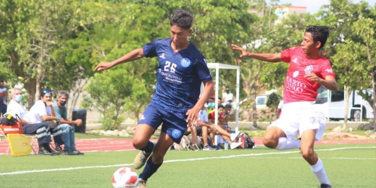 PUERTO AVENTURAS FC OBTIENE SU GRAN DEBUT EN CASA
