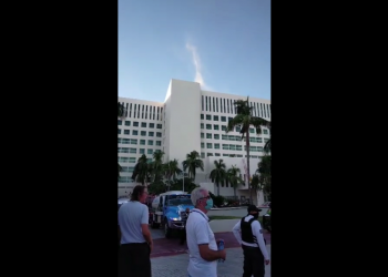 SURGE INCENDIO EN EL DREAMS SANDS; RESCATAN A UNAS 30 PERSONAS ATRAPADAS