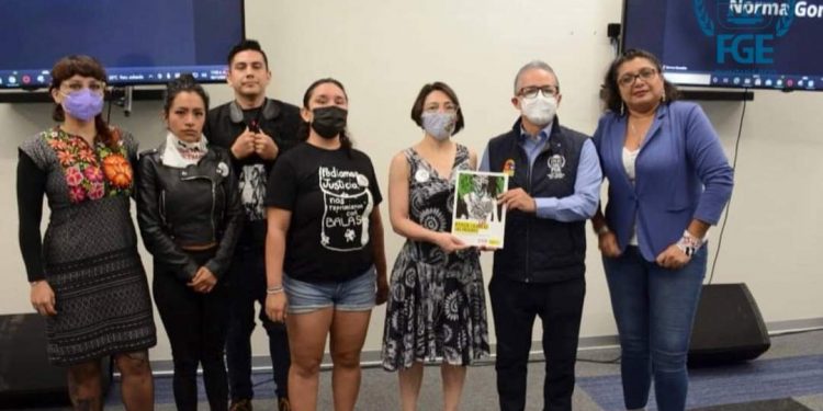 RECIBE EL FISCAL OSCAR MONTES DE OCA A INTEGRANTES DEL 9N