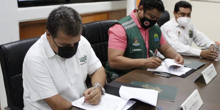 COEPROC Y UQROO FIRMAN CONVENIO PARA TRABAJAR DE LA MANO