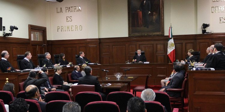 AMLO propone a Bernando Bátiz, Verónica de Gyvés y Loretta Ortiz para vacante en la Corte