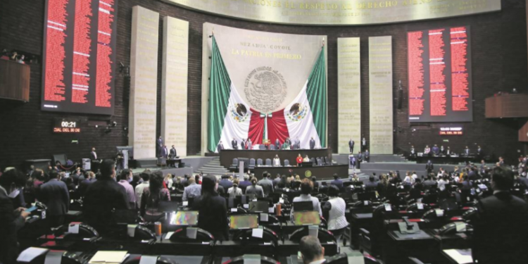 Diputados aprueban presupuesto de 208 mil pesos para fin de año, por cuatro meses de trabajo