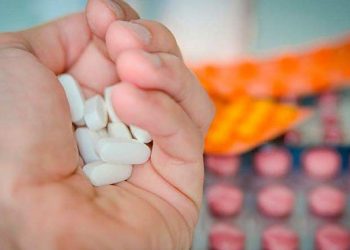 Los medicamentos se hacen ineficaces por  consumo de antibióticos durante la pandemia: OPS