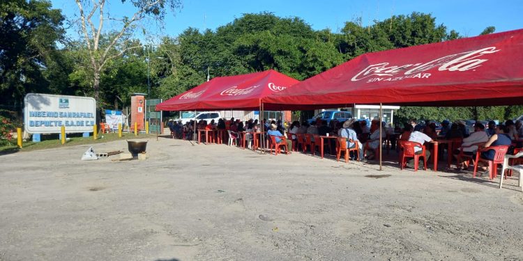 Sigue ingenio azucarero bloqueado en el sur de Quintana Roo