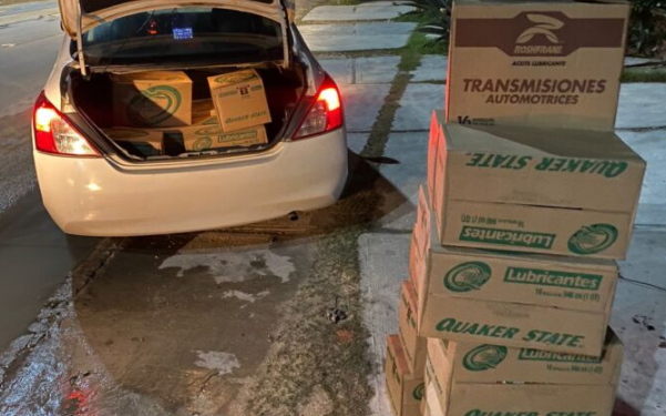 Detienen a taxistas robando aceite automotriz en Playa del Carmen