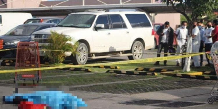 Empacador de la tercera edad fallece de paro cardíaco luego de concluir su jornada laboral en la Sm. 39