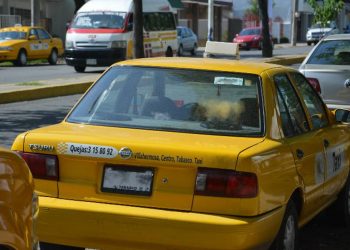 Semovi aplica sanciones a choferes  que portan tarjetones falsos en Tabasco