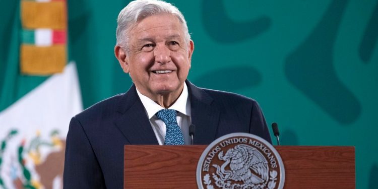«Las fuerzas armadas se harán cargo de distribuir medicamentos» : AMLO