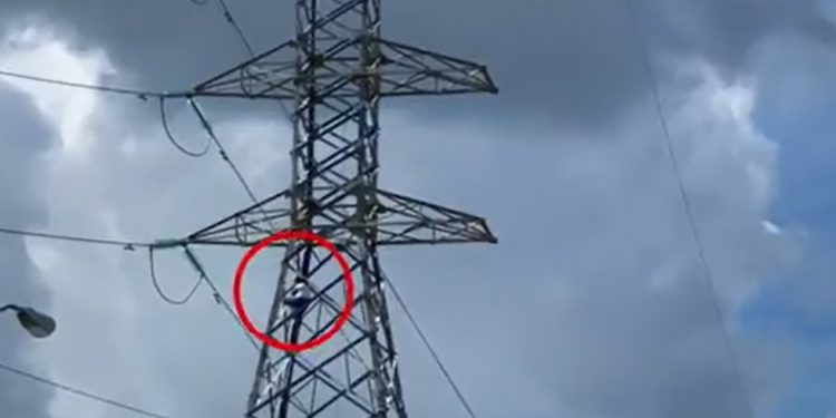 Joven se suicida lazándose de una torre de alta tensión de Mérida