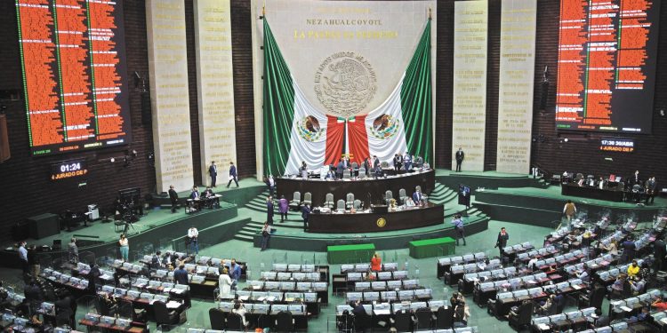 Diputados aplazan reforma sobre matrimonio igualitario y autonomía reproductiva