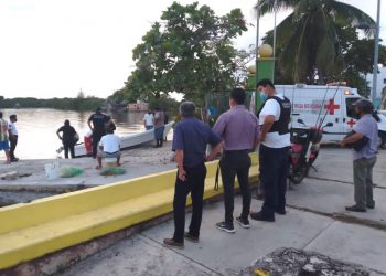 Hombre baleado llega en lancha al Bulevar Bahía en Chetumal