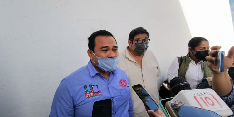 Mototaxistas denuncian a la diputada Erika Castillo por tener preferencias a sindicatos del transporte público