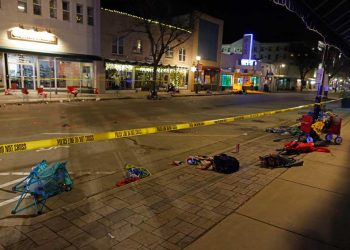 Confirman que hay muertos y más de 20 heridos como resultado de la tragedia en el desfile de Wisconsin