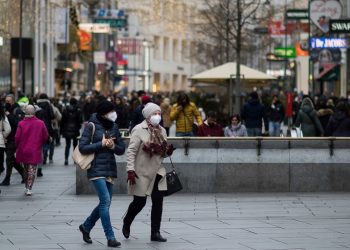 Anuncian cierre colectivo en Austria por un aumento de casos de Covid-19