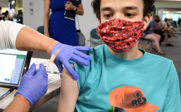 Se abrirá el pre registro de vacunación contra el covid-19 para jóvenes de 15 a 17 años