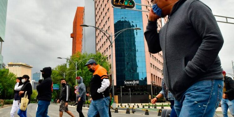 La tasa de desempleo en México baja al 4.2 %